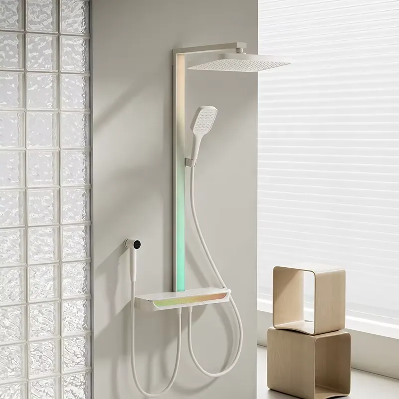 Spa & Wellness Zámeček Petrovice - طقم دش رقمي نحاسي بتصميم شلال،